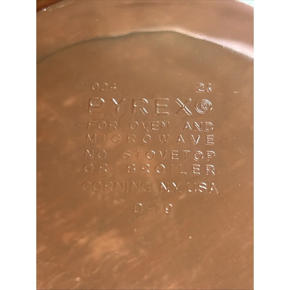 Pyrex Corning VTG #024 2L Cranberry Round Casserole Dish/Bowl With Lid Handles